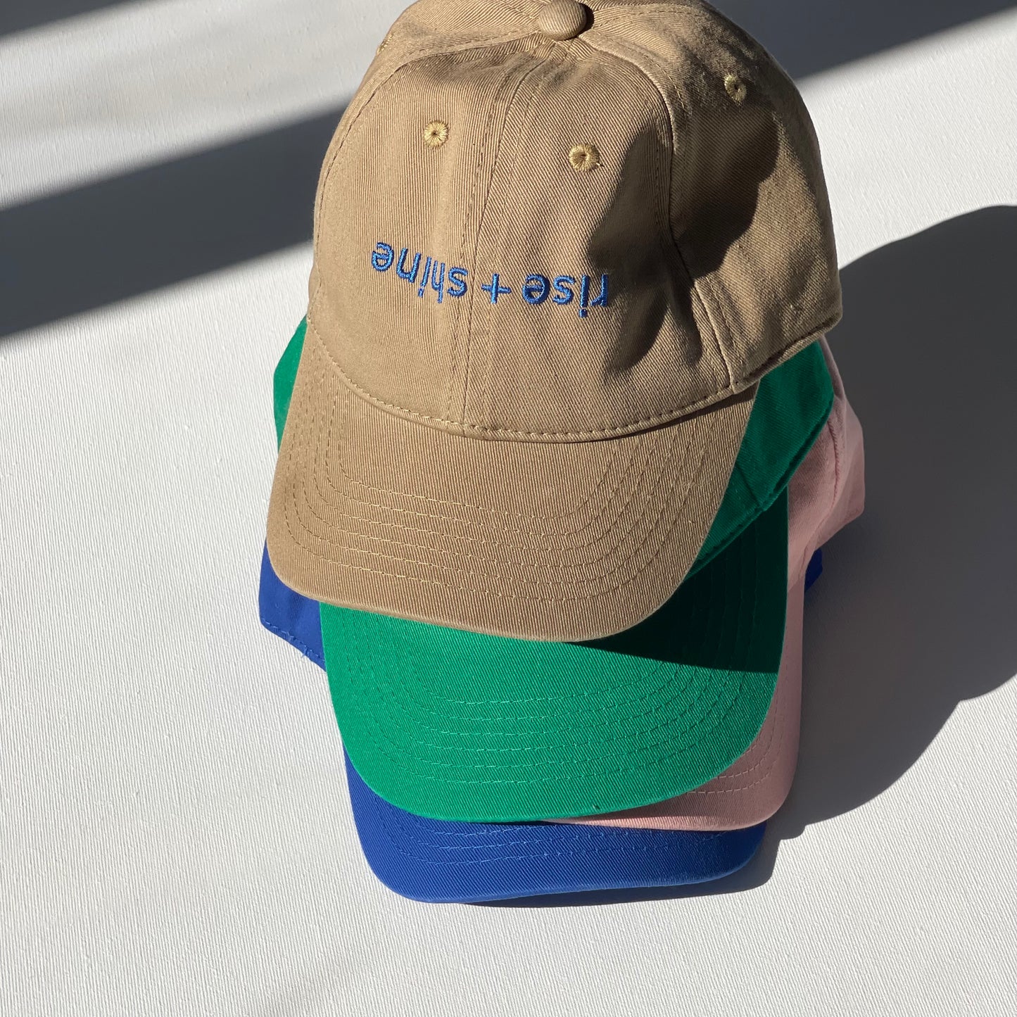 cap | r + s | blue