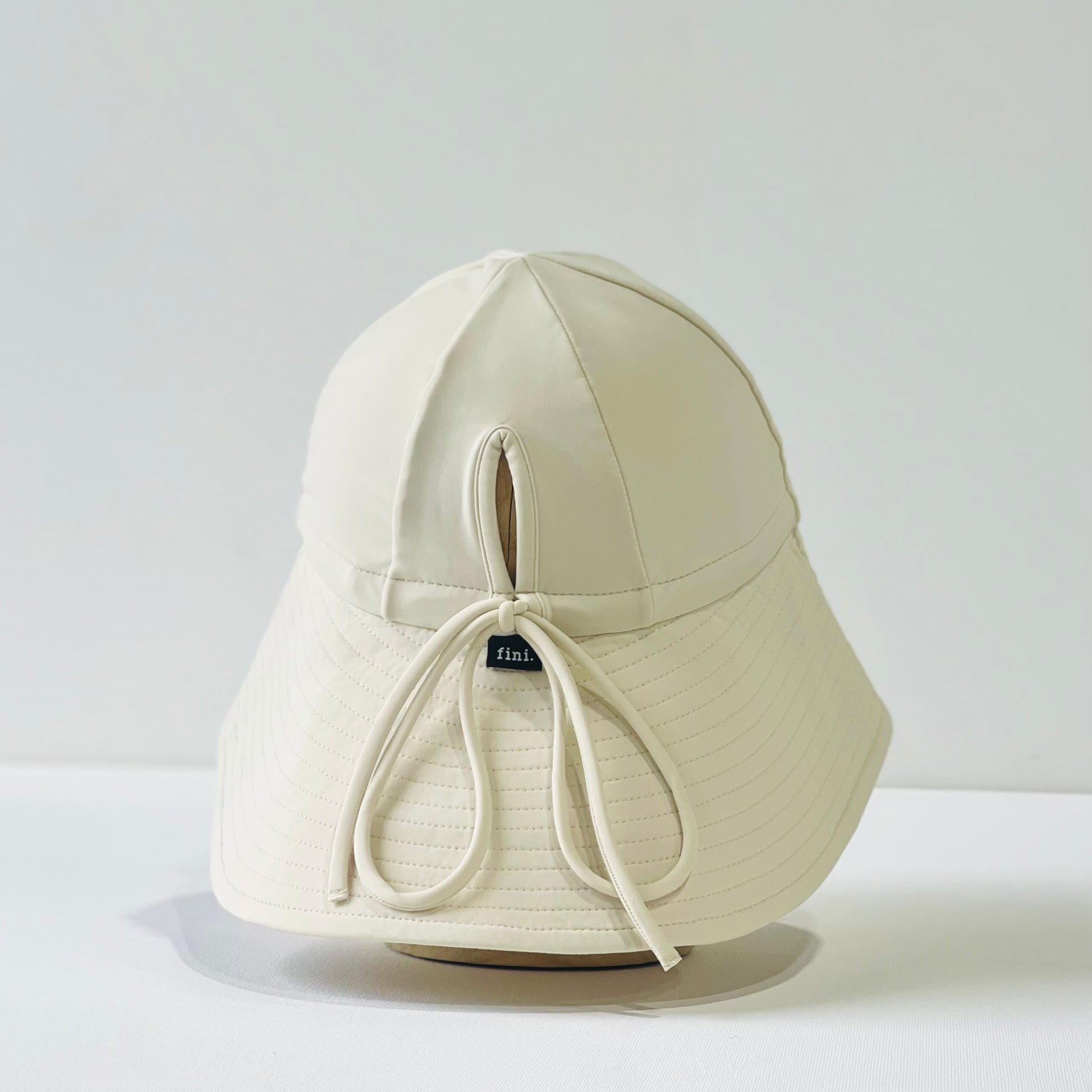 floppy hat swim cream