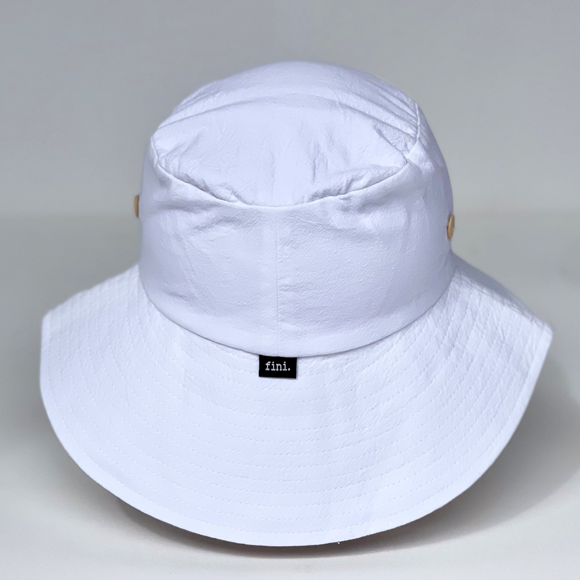 fini. sailor | crisp white-fini. the label